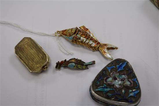 Four assorted enamelled items, to include a reticulated fish, two pill boxes including filligree and a parrot pendant.